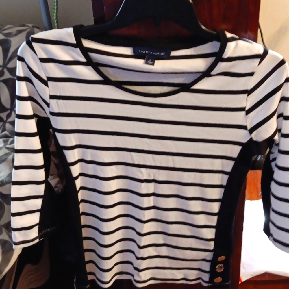 Womens M Tommy Hilfiger top